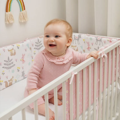 Bebe content a l'interieur Tour de lit bebe ultra doux securise